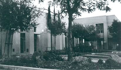 Front view of the Roseville City Hall building from 1989